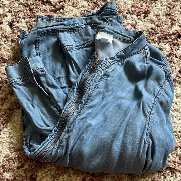 Sumday Denim Zip Up - Picture 2 of 6